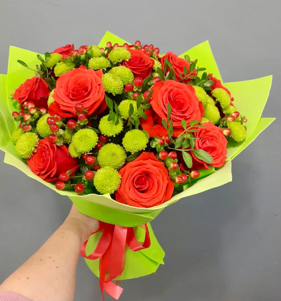 Букет цветов из: Хризантемы и Розы в Нерехте