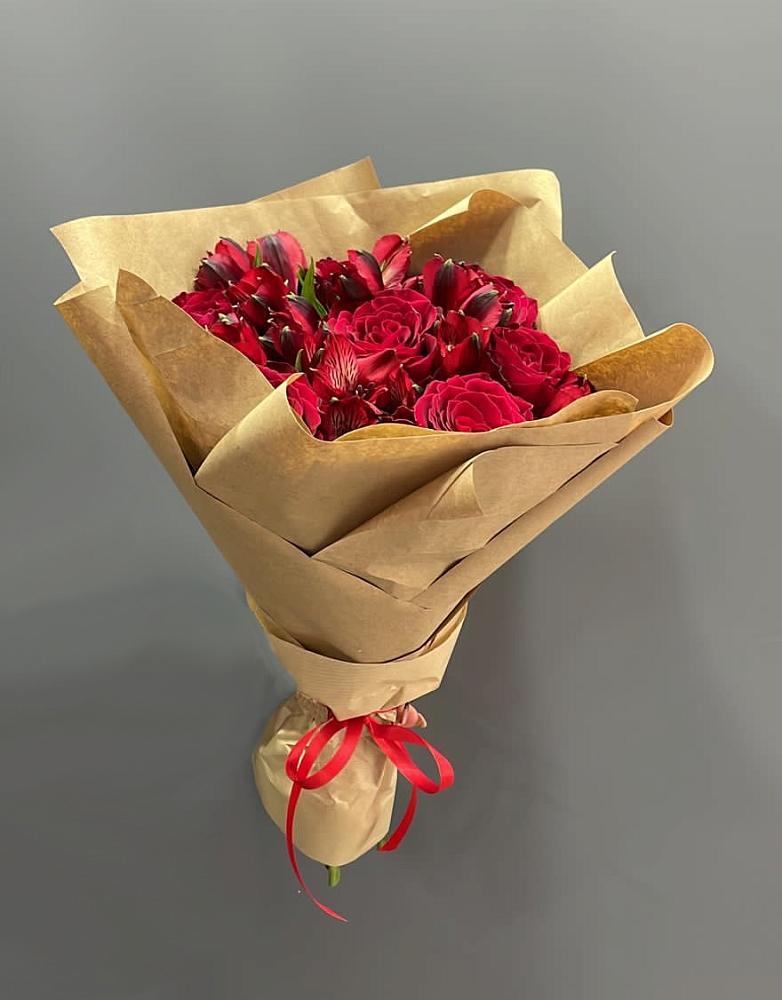 Букет цветов из: Альстромерии и Розы в Нерехте