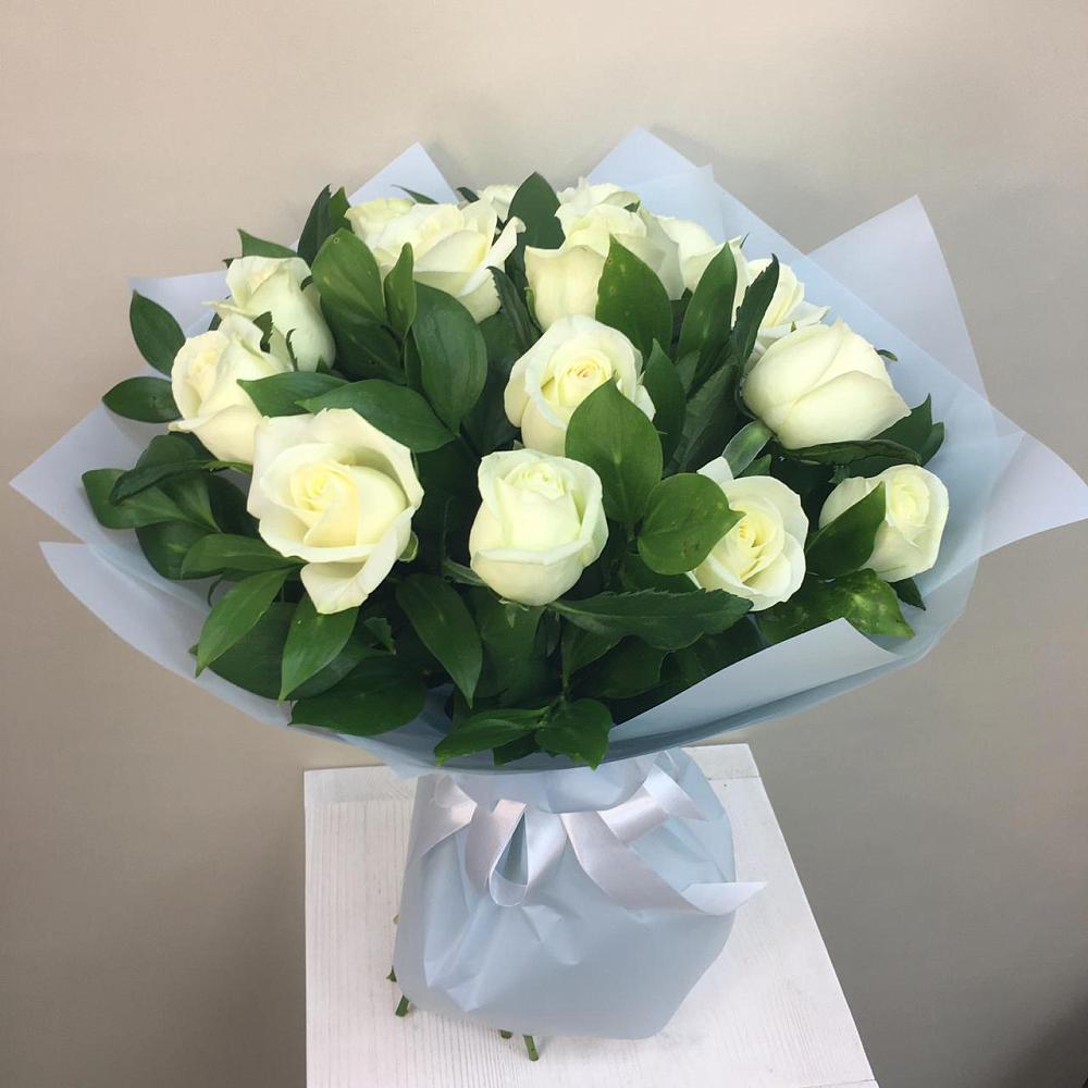 Букет 15 Белых роз Проуд в Нерехте