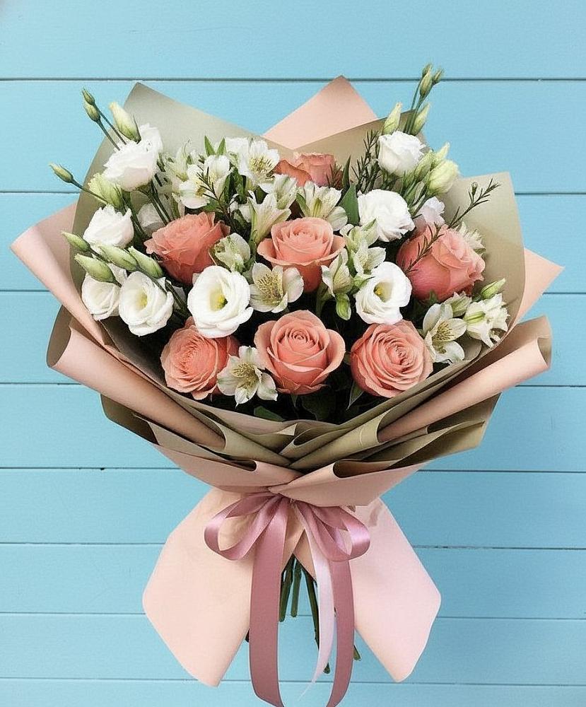 Букет цветов из: Розы, Альстромерии и Лизиантусы в Нерехте