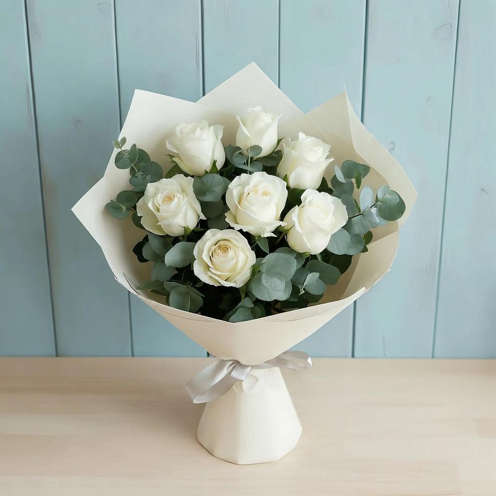 Букет Белые розы в Эвкалипте в Нерехте