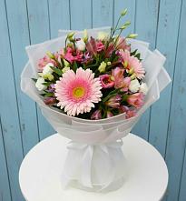 Букет цветов из:  Герберы, Альстромерии и Лизиантусы в Нерехте