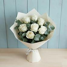 Букет Белые розы в Эвкалипте в Нерехте