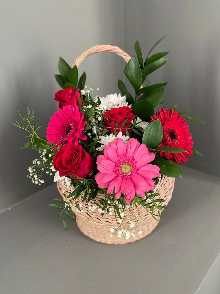 Цветочная композиция из Розы, Хризантемы и Герберы в корзине в Нерехте