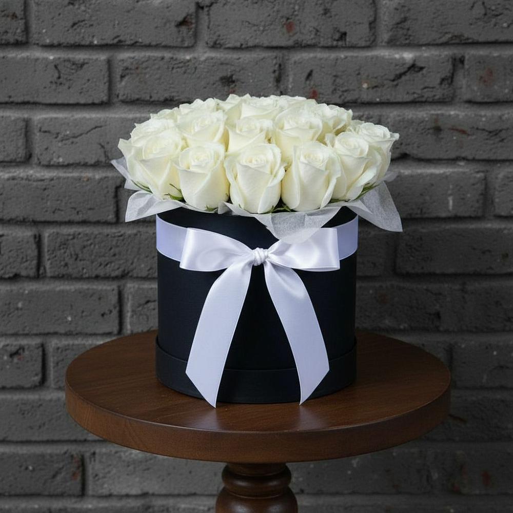 Цветочная композиция из Розы в шляпной коробке в Нерехте