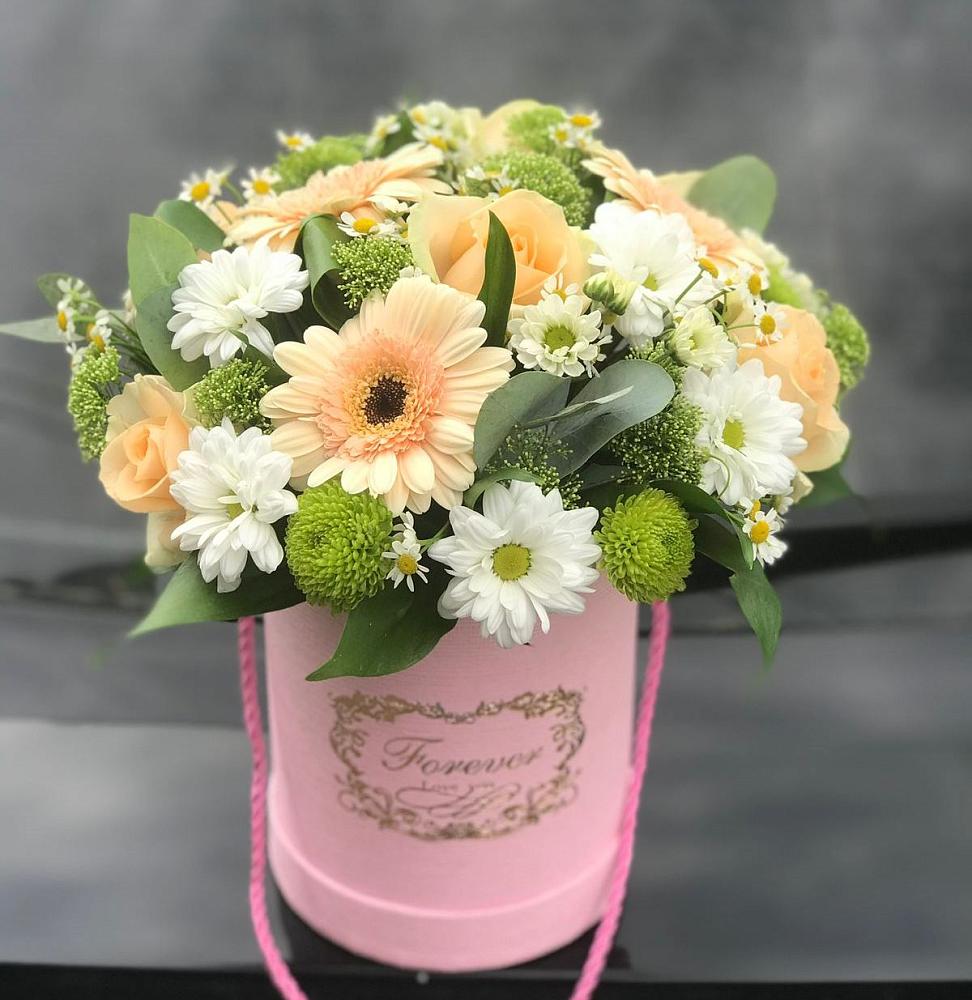 Цветочная композиция из Розы, Герберы и Хризантемы в шляпной коробке в Нерехте