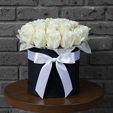 Цветочная композиция из Розы в шляпной коробке в Нерехте