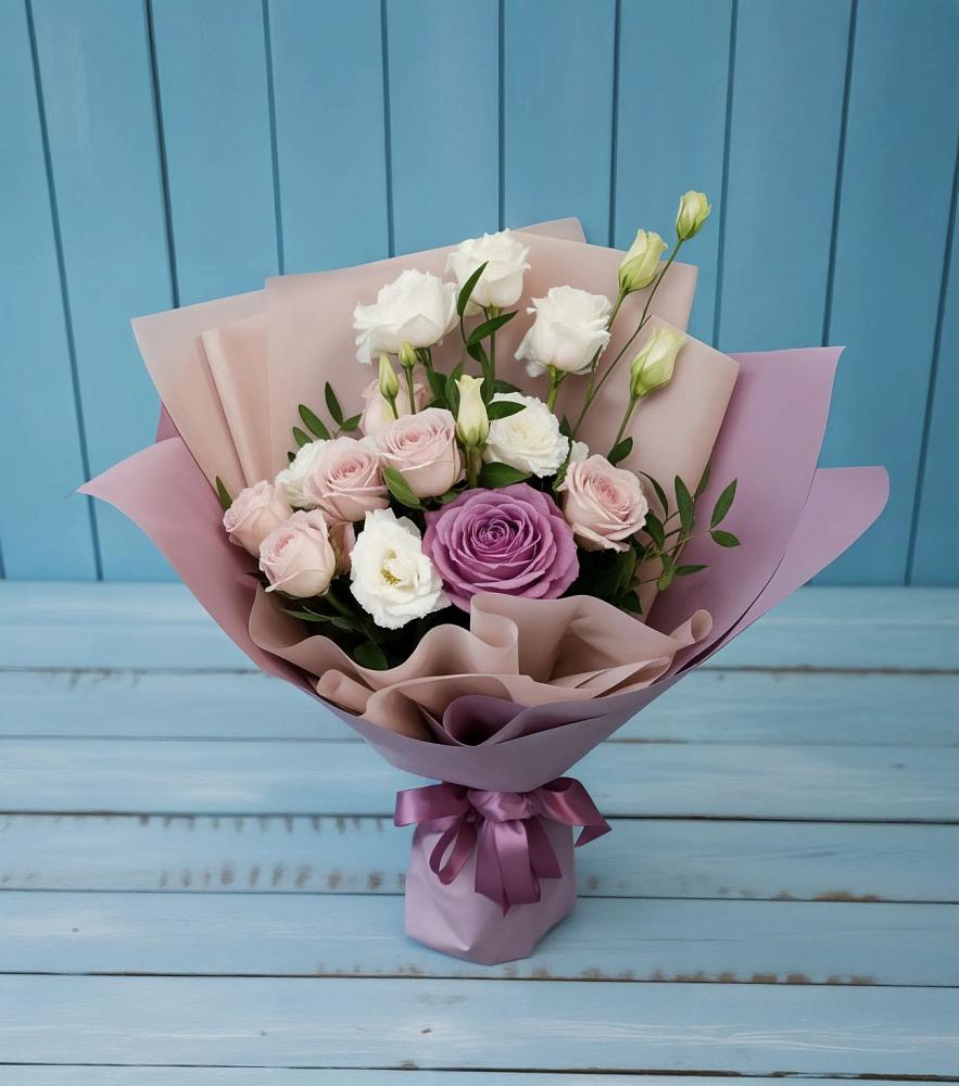 Букет цветов из: Розы и Лизиантусы в Нерехте